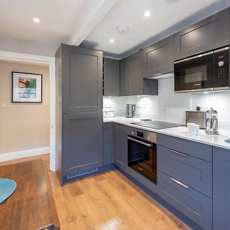 Stunning & Central Milsom Street Apartment Бат Экстерьер фото