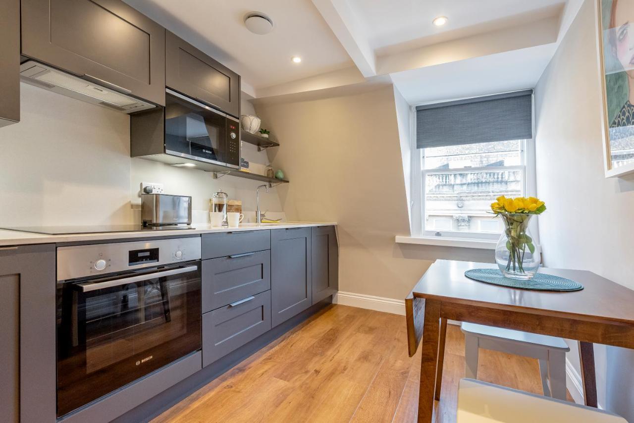Stunning & Central Milsom Street Apartment Бат Экстерьер фото
