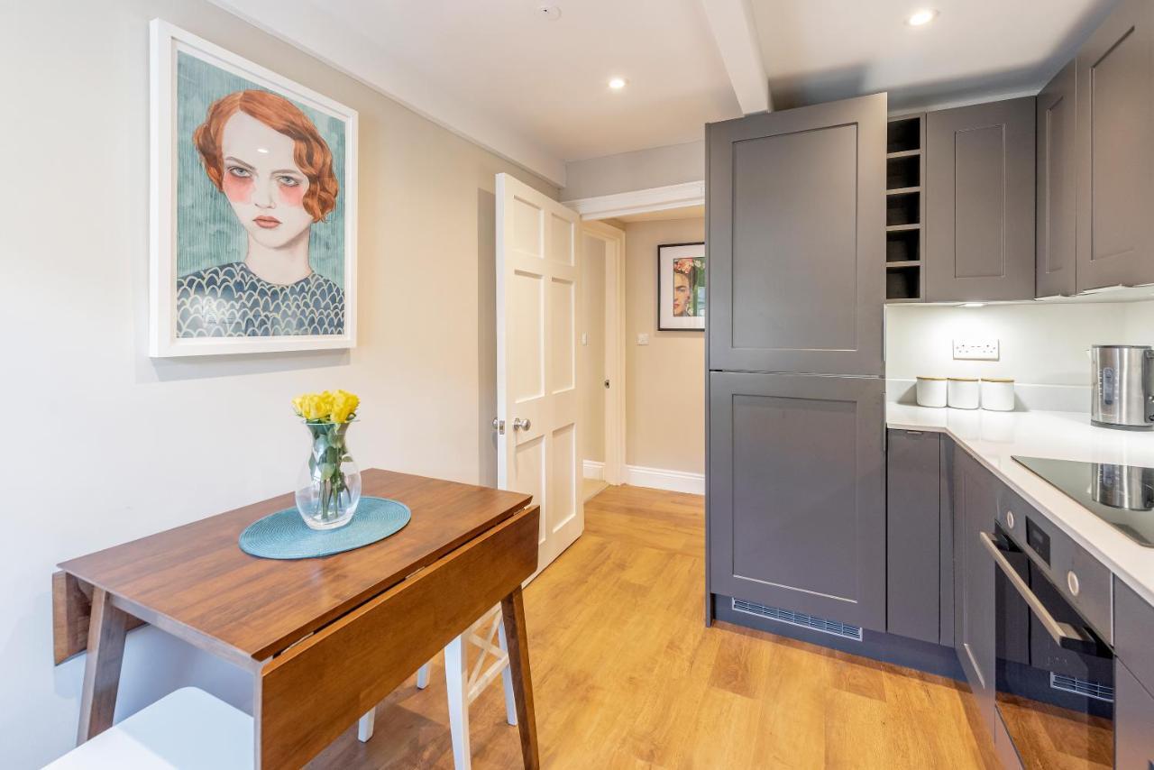 Stunning & Central Milsom Street Apartment Бат Экстерьер фото